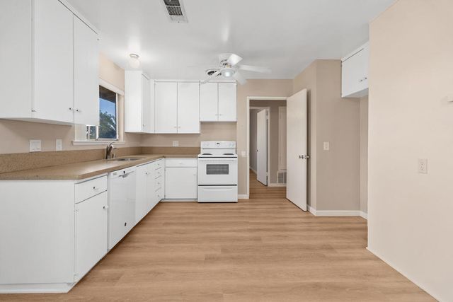42280 Kansas Street, Palm Desert, CA 92211