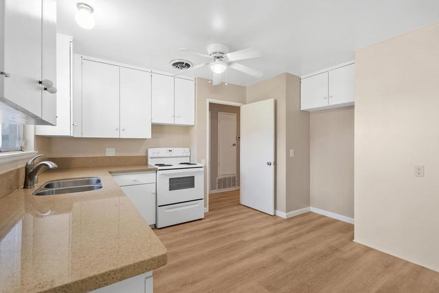 42280 Kansas Street, Palm Desert, CA 92211