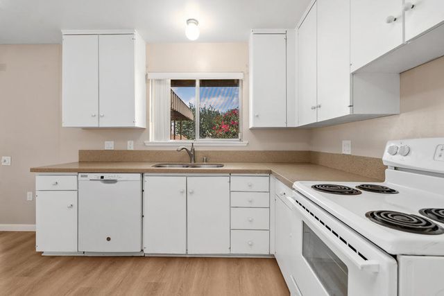 42280 Kansas Street, Palm Desert, CA 92211