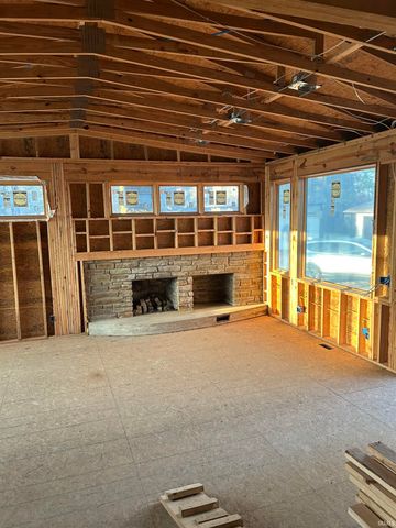 585 Artist Drive, Nashville, IN 47448