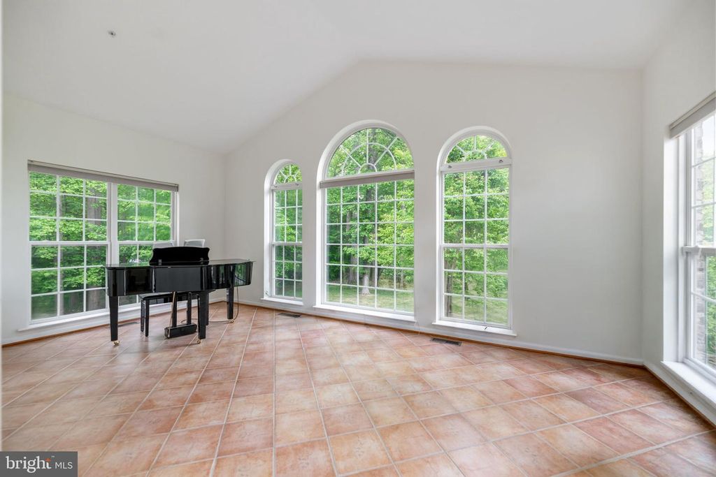 Image 11 of property listing at 6602 GREEN BRANCH LN, Upper Marlboro, MD 20772