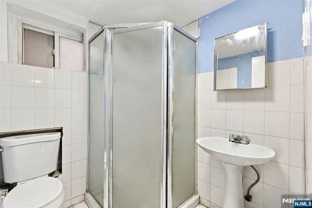 19 Summer Street, Lodi, NJ 07644