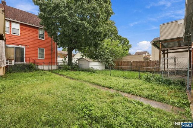 19 Summer Street, Lodi, NJ 07644
