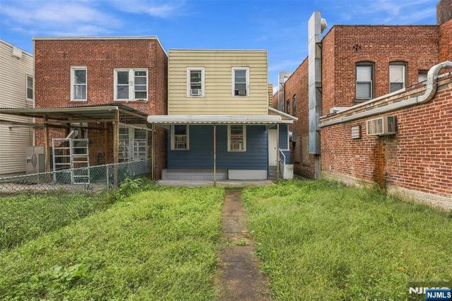 19 Summer Street, Lodi, NJ 07644