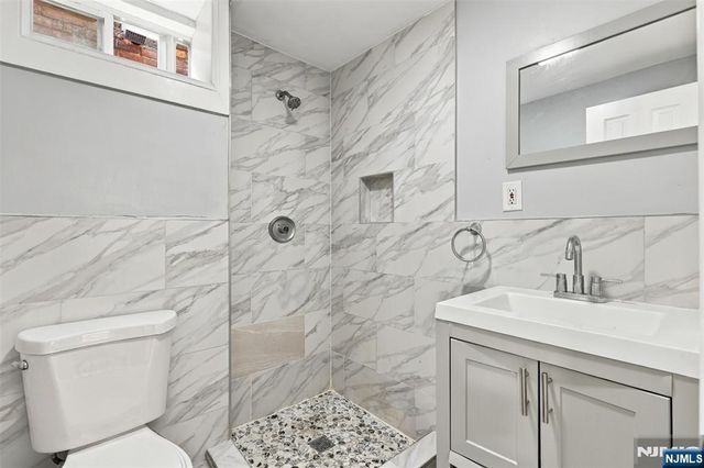 19 Summer Street, Lodi, NJ 07644