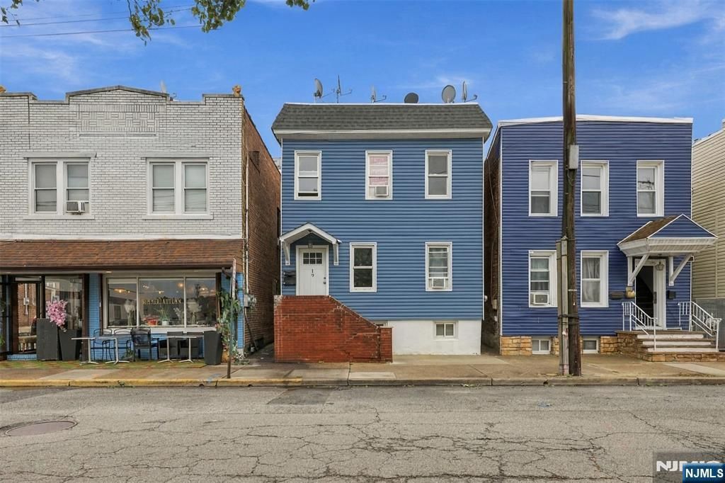 19 Summer Street, Lodi, NJ 07644