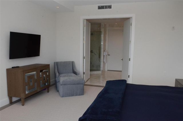 80 HENDRICKS Isle 302, Fort Lauderdale, FL 33301