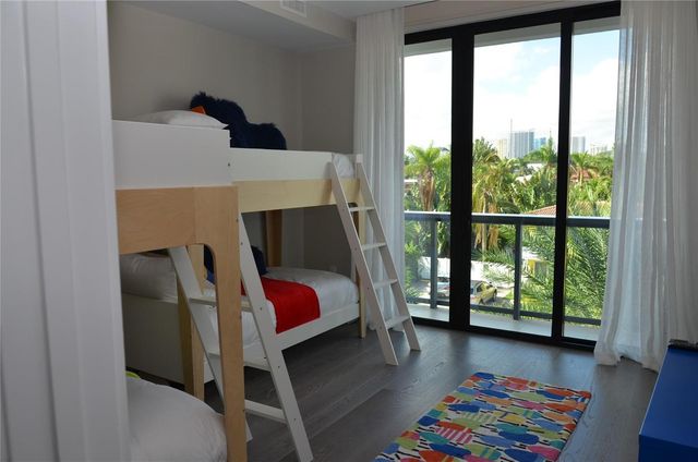 80 HENDRICKS Isle 302, Fort Lauderdale, FL 33301