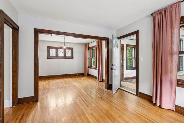 4136 25th Avenue S, Minneapolis, MN 55406