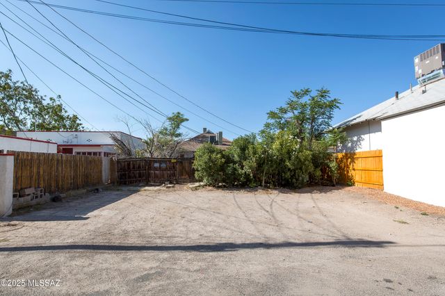 642 E 2nd Street, Tucson, AZ 85705