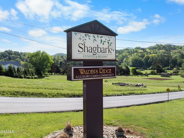 24 Sugar Maple Loop Road, Sevierville, TN 37862