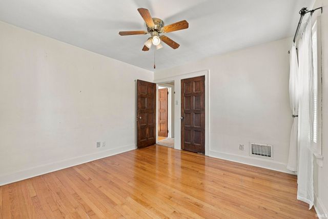 1142 W Foster Parkway, Fort Wayne, IN 46807