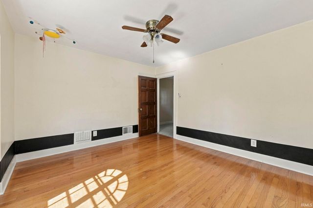 1142 W Foster Parkway, Fort Wayne, IN 46807