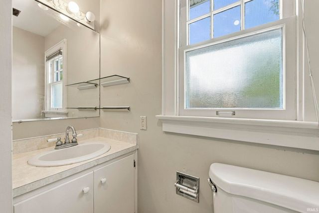 1142 W Foster Parkway, Fort Wayne, IN 46807