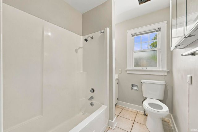 1142 W Foster Parkway, Fort Wayne, IN 46807