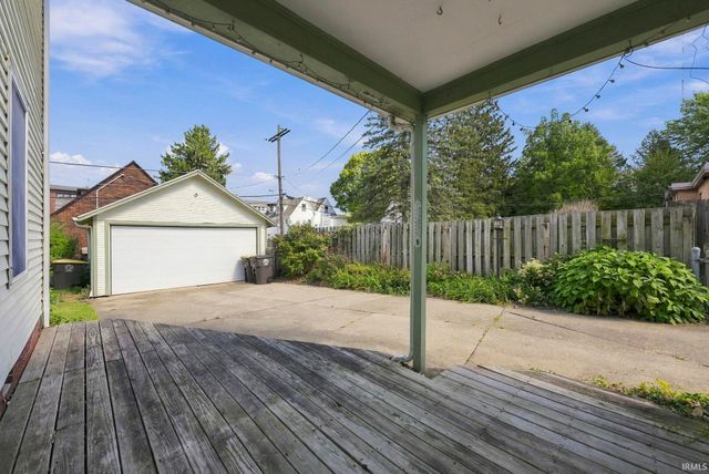 1142 W Foster Parkway, Fort Wayne, IN 46807