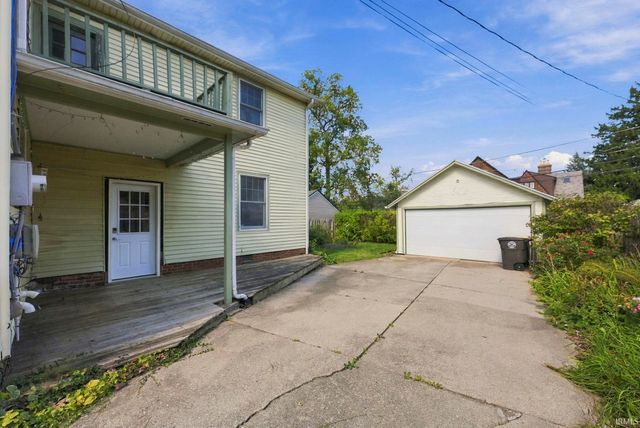 1142 W Foster Parkway, Fort Wayne, IN 46807