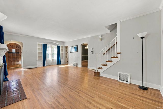 1142 W Foster Parkway, Fort Wayne, IN 46807