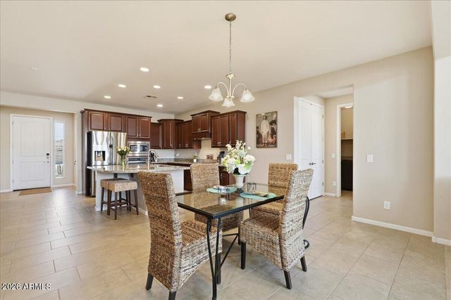 8954 W SELDON Lane, Peoria, AZ 85345