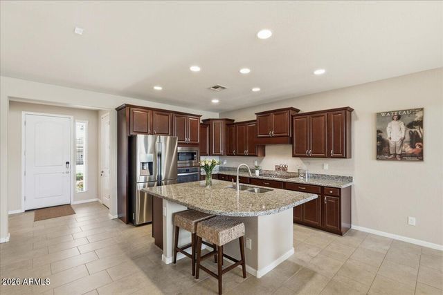 8954 W SELDON Lane, Peoria, AZ 85345