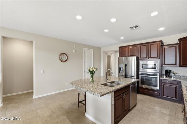 8954 W SELDON Lane, Peoria, AZ 85345