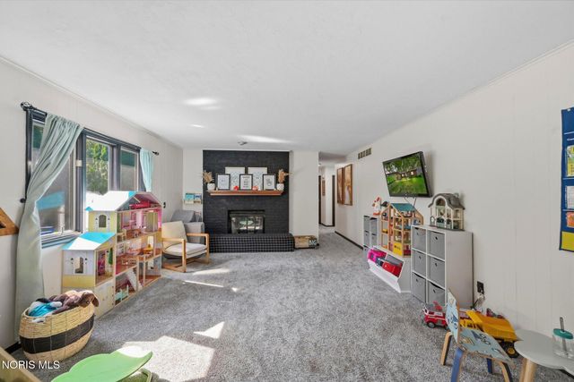 6857 Greentree Lane, Maumee, OH 43537