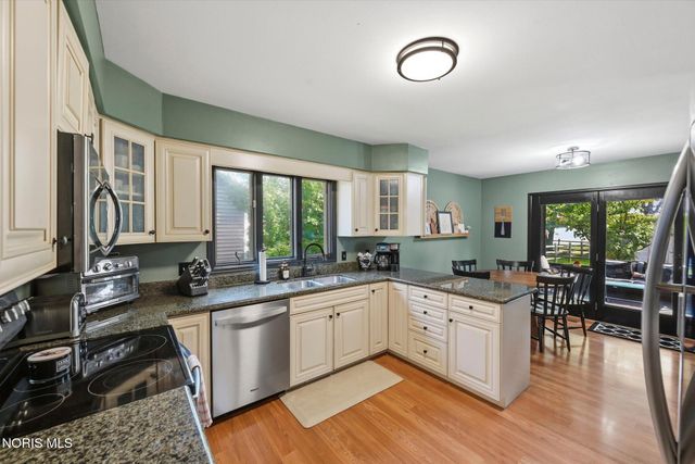6857 Greentree Lane, Maumee, OH 43537