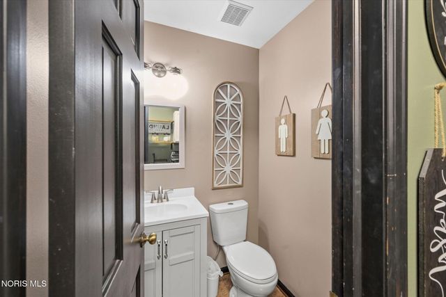 6857 Greentree Lane, Maumee, OH 43537