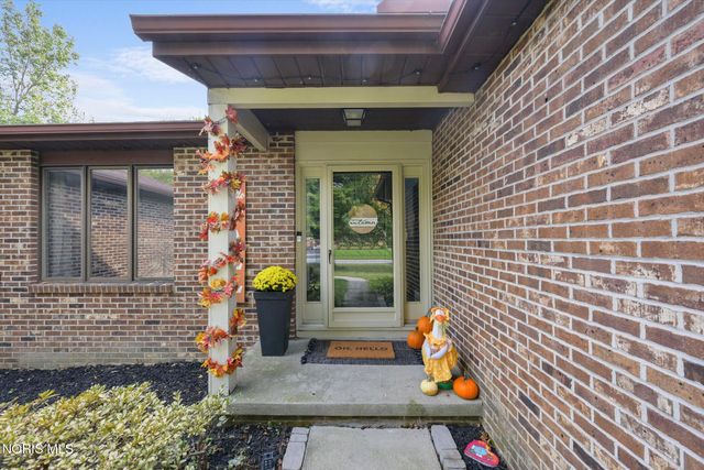 6857 Greentree Lane, Maumee, OH 43537