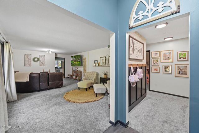 6857 Greentree Lane, Maumee, OH 43537