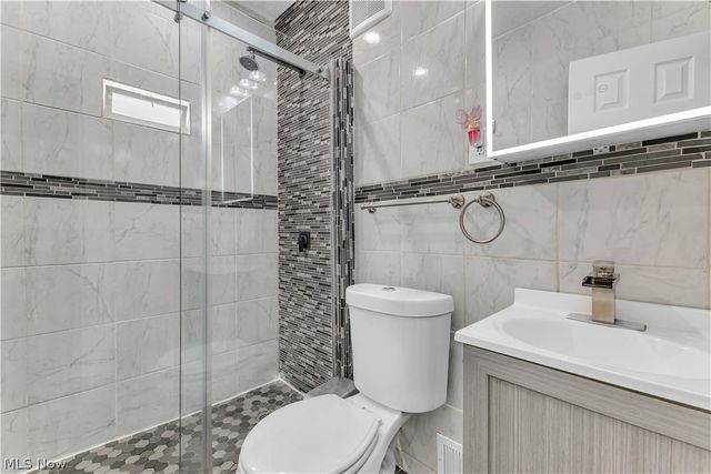 12401 Brighton Avenue, Cleveland, OH 44111