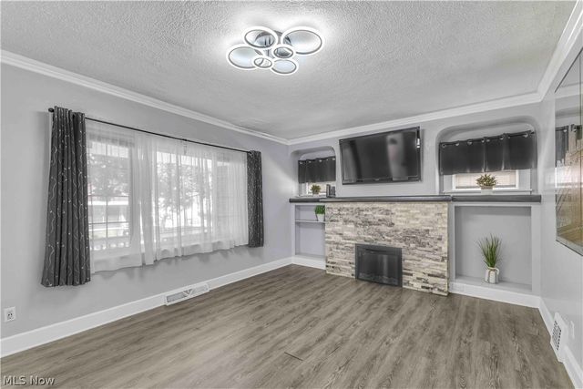 12401 Brighton Avenue, Cleveland, OH 44111