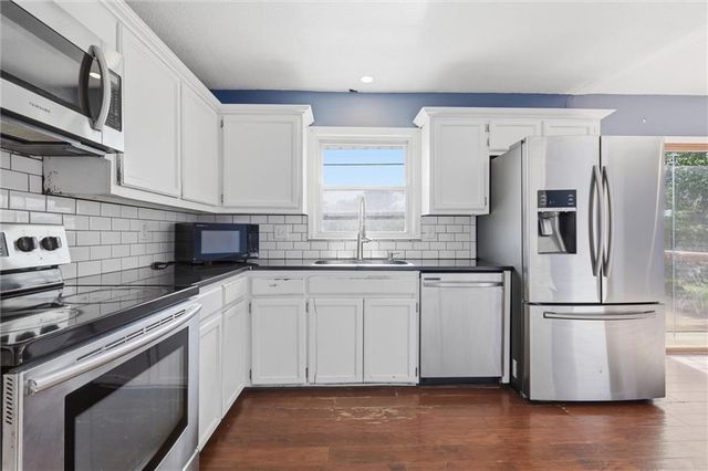 3404 S Grand Avenue, Independence, MO 64055