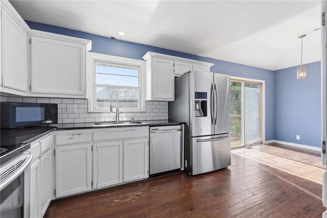 3404 S Grand Avenue, Independence, MO 64055