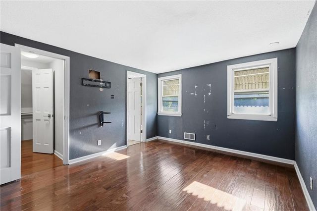 3404 S Grand Avenue, Independence, MO 64055