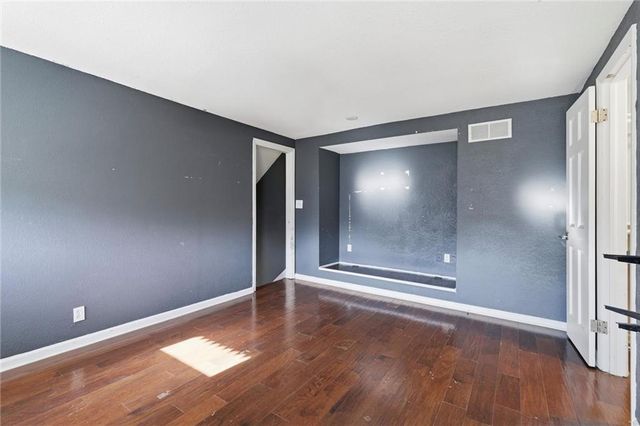 3404 S Grand Avenue, Independence, MO 64055
