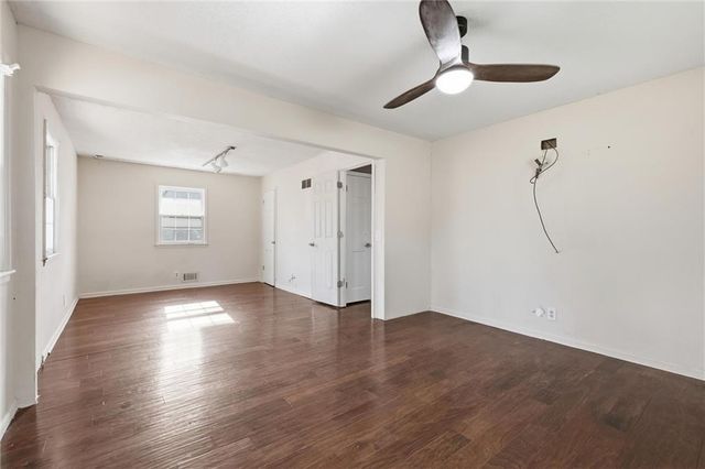 3404 S Grand Avenue, Independence, MO 64055