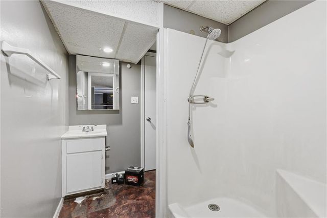 3404 S Grand Avenue, Independence, MO 64055
