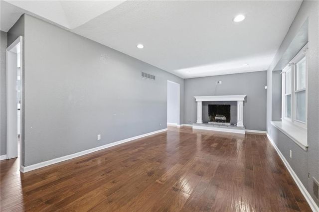 3404 S Grand Avenue, Independence, MO 64055