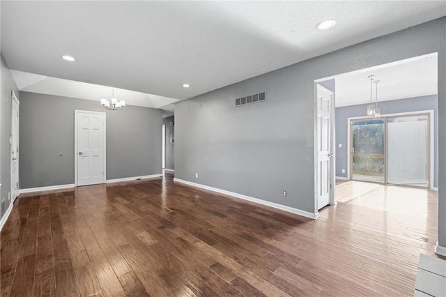 3404 S Grand Avenue, Independence, MO 64055