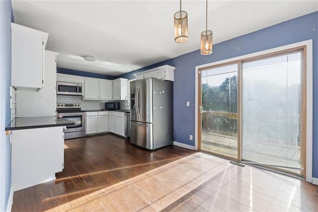 3404 S Grand Avenue, Independence, MO 64055