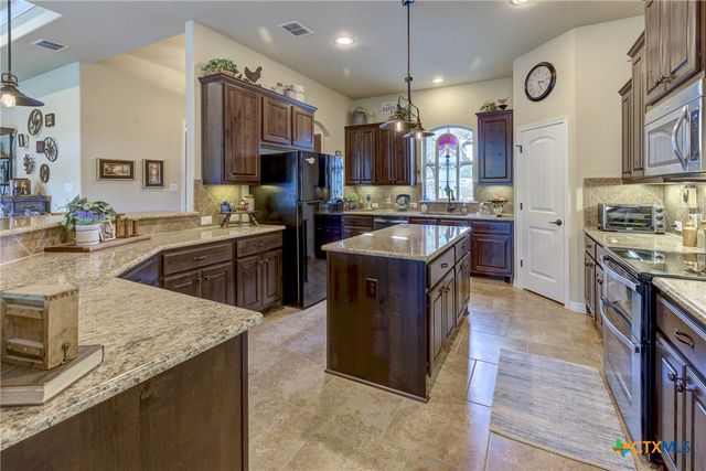 907 Shady Hollow, New Braunfels, TX 78132