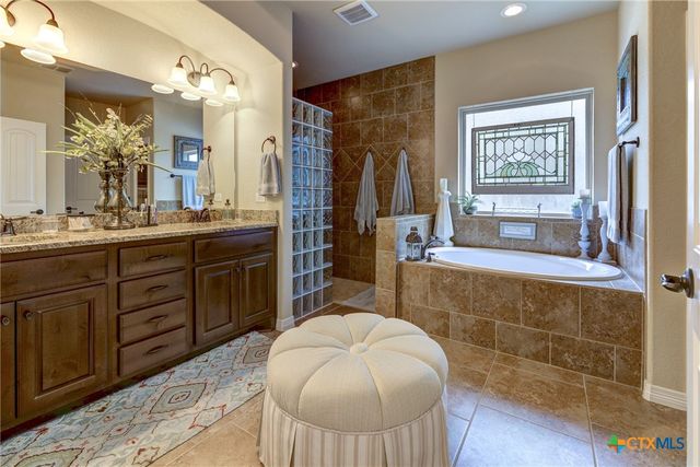907 Shady Hollow, New Braunfels, TX 78132