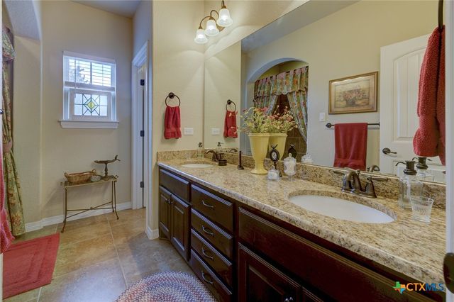 907 Shady Hollow, New Braunfels, TX 78132