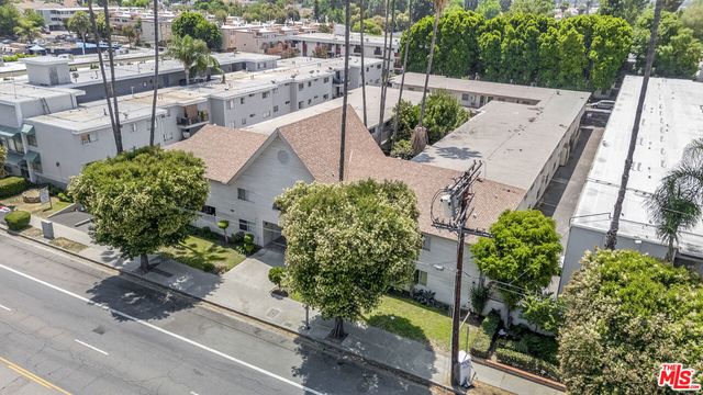 20234 Roscoe Boulevard, Winnetka, CA 91306