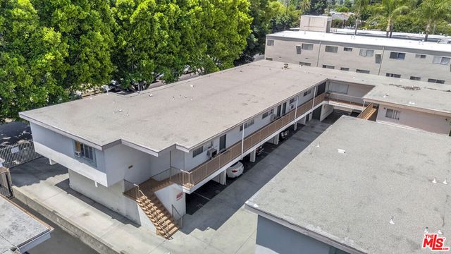 20234 Roscoe Boulevard, Winnetka, CA 91306