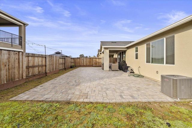 8808 Irondequoit Way, Sacramento, CA 95829