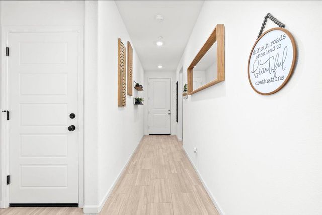 8808 Irondequoit Way, Sacramento, CA 95829