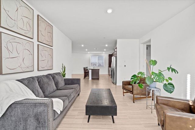 8808 Irondequoit Way, Sacramento, CA 95829