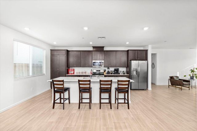 8808 Irondequoit Way, Sacramento, CA 95829